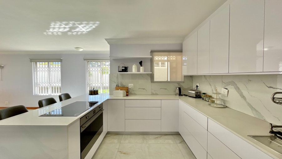 4 Bedroom Property for Sale in Greenways Golf Estate Western Cape